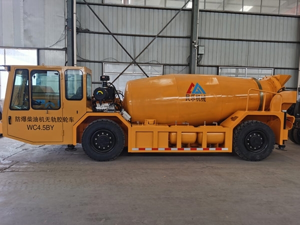 礦用濕噴臺(tái)車(chē)，礦用混凝土泵，礦用攪拌機(jī)發(fā)貨